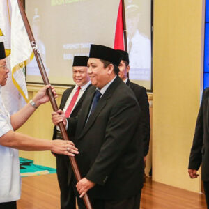 Foto: Wali Kota Tangerang Selatan Benyamin Davnie pada saat serah terima jabatan Pimpinan Baznas Kota Tangsel Periode 2022-2027